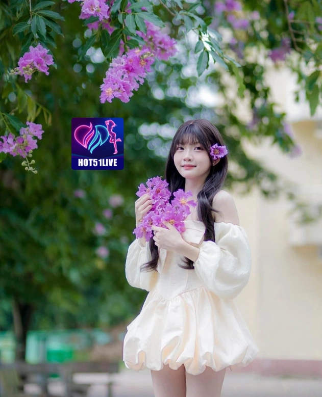 Ayu Kartika HOT51LIVE