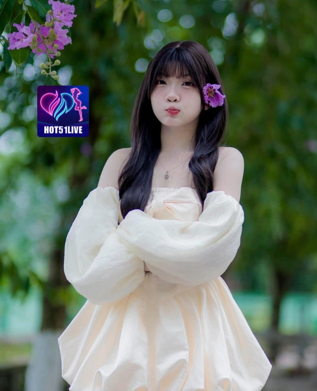 Ayu Kartika HOT51LIVE