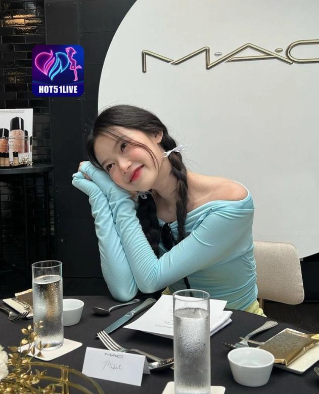 Ayu Rahmawati HOT51LIVE