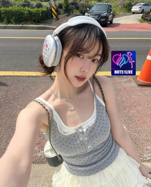 Citra Hutabarat HOT51LIVE