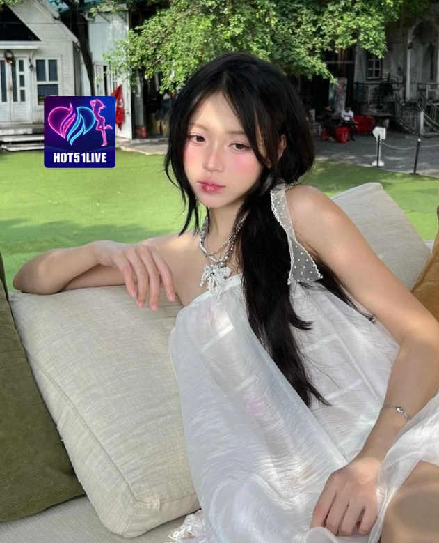 Dina Unrealize HOT51LIVE