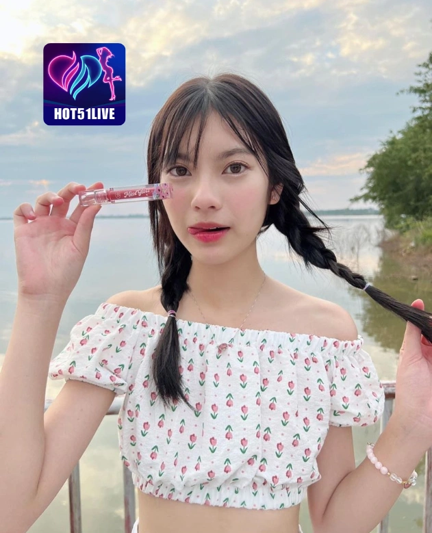 Ha Syahrini HOT51LIVE