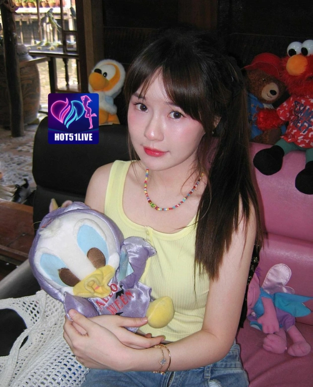 Tari Strugar HOT51LIVE