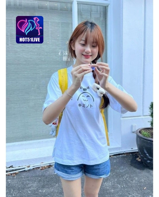 Trang Hutabarat HOT51LIVE