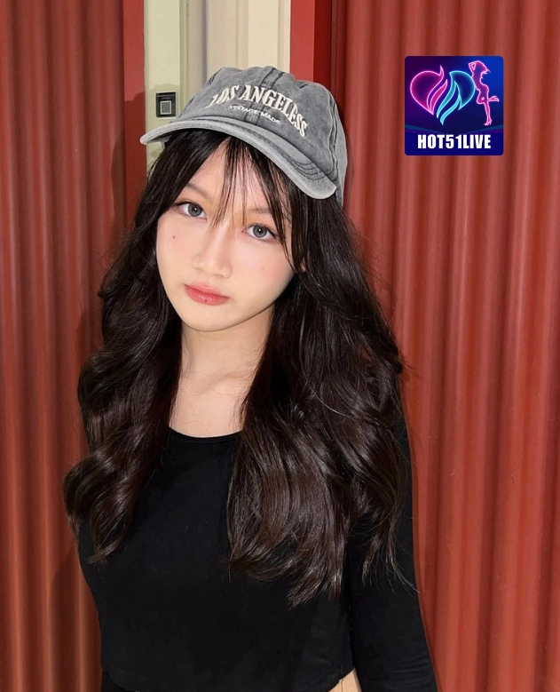 Ayu Kartikt HOT51LIVE