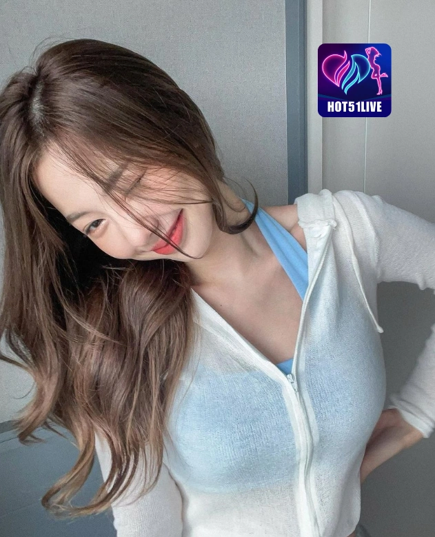 Eliana Hamilton HOT51LIVE