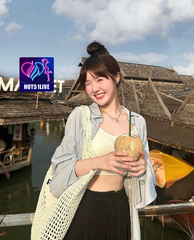 Indah Utami HOT51LIVE