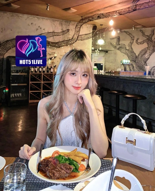 Intan Aletrino HOT51LIVE