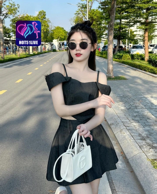 Juliette Conrad HOT51LIVE