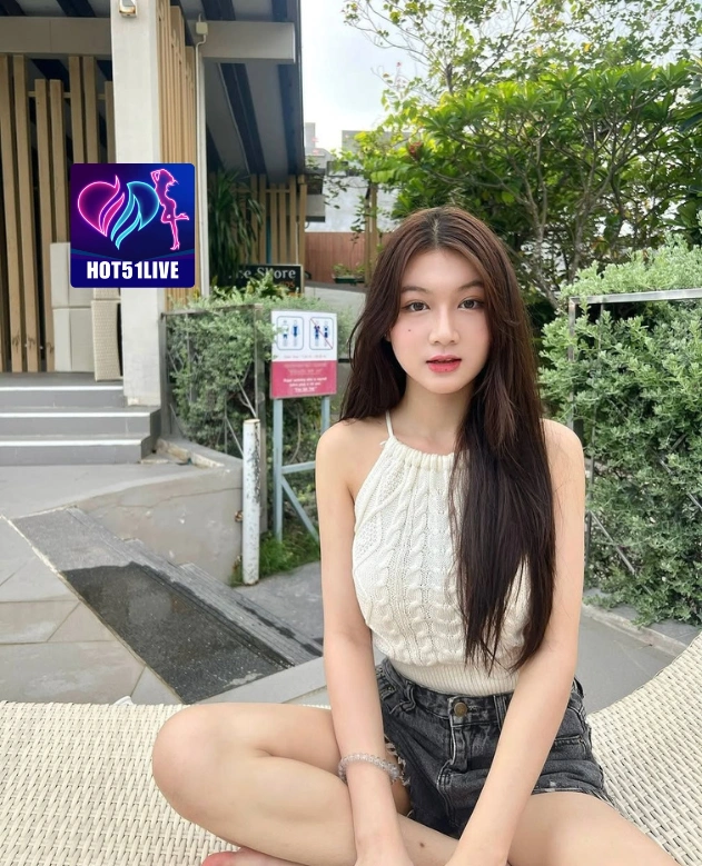 Lestari Rahmatis HOT51LIVE