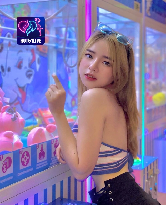 Nia Zulkarnaen HOT51LIVE