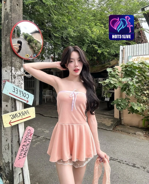 Purwaniatun HOT51LIVE