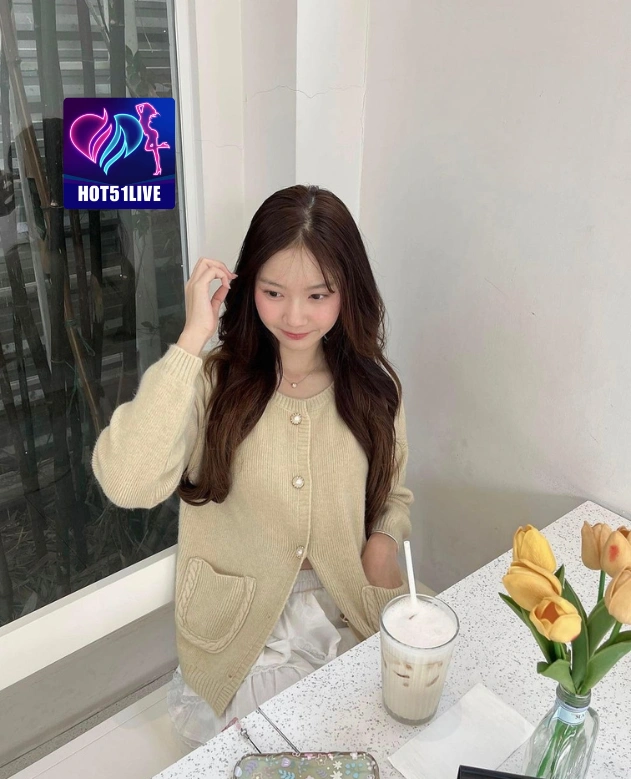 Putri Nurhalizl HOT51LIVE