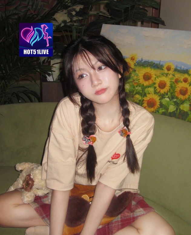 Putri Strugar HOT51LIVE