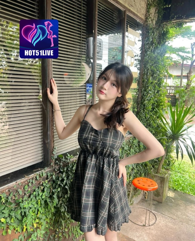 Sheryl Sheinafia HOT51LIVE