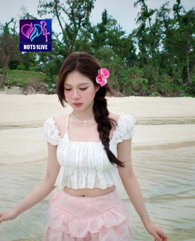 Tri Rismaharini HOT51LIVE