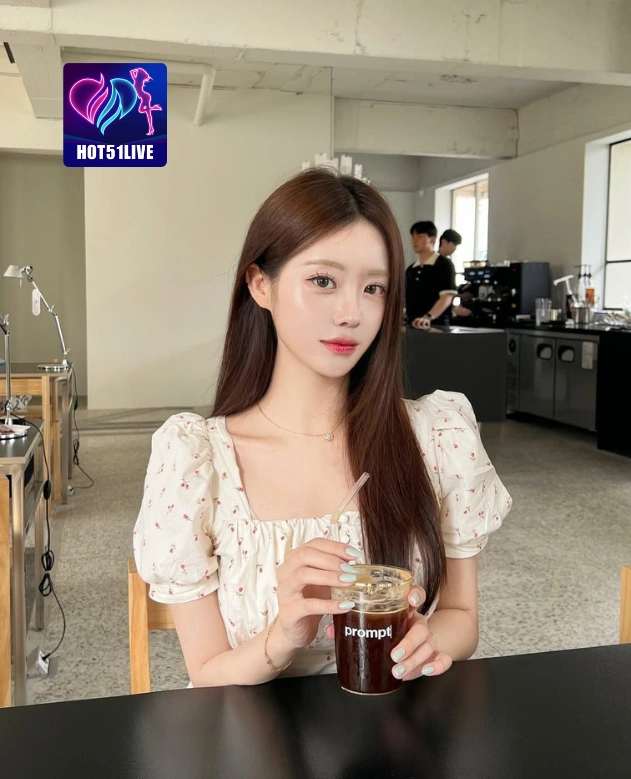 Yustika Sjarifuddin HOT51LIVE