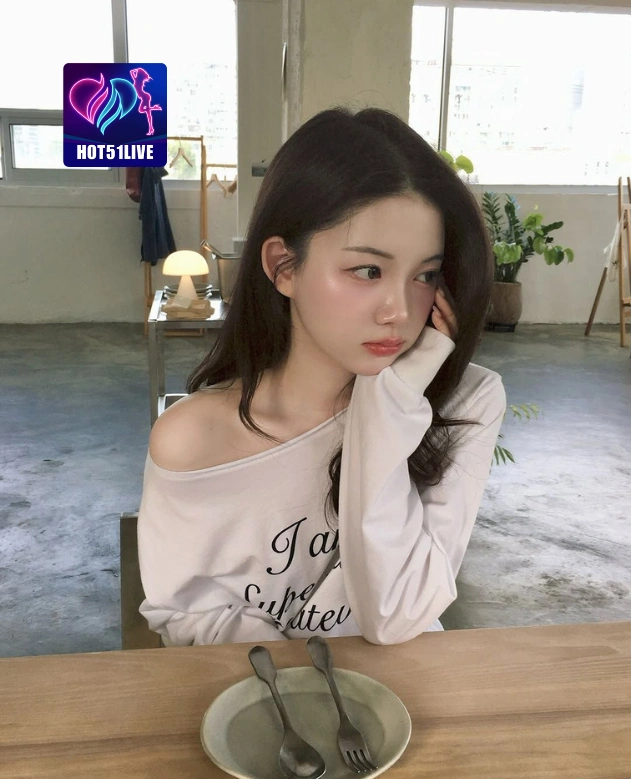 Yustika Sjarifuddin HOT51LIVE