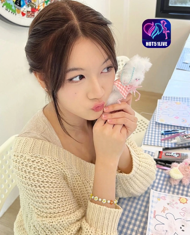 Amara Dewi HOT51LIVE