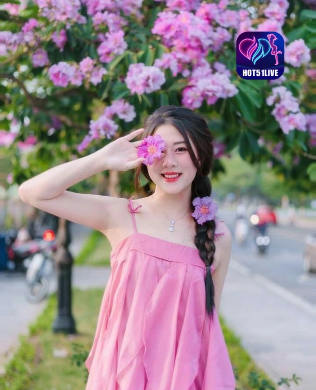 Ayu Lestari HOT51LIVE