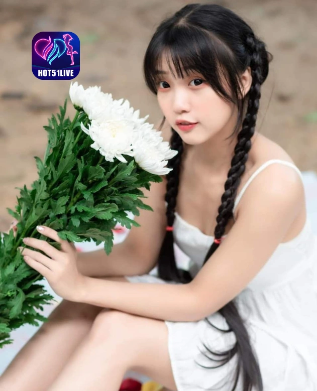 Cahya Ayuningtyas HOT51LIVE