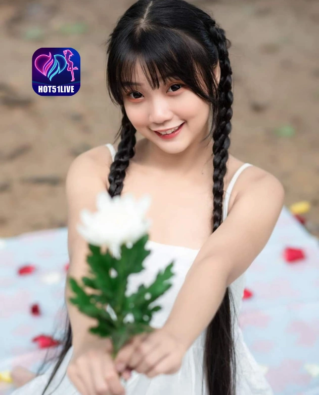 Cahya Ayuningtyas HOT51LIVE 