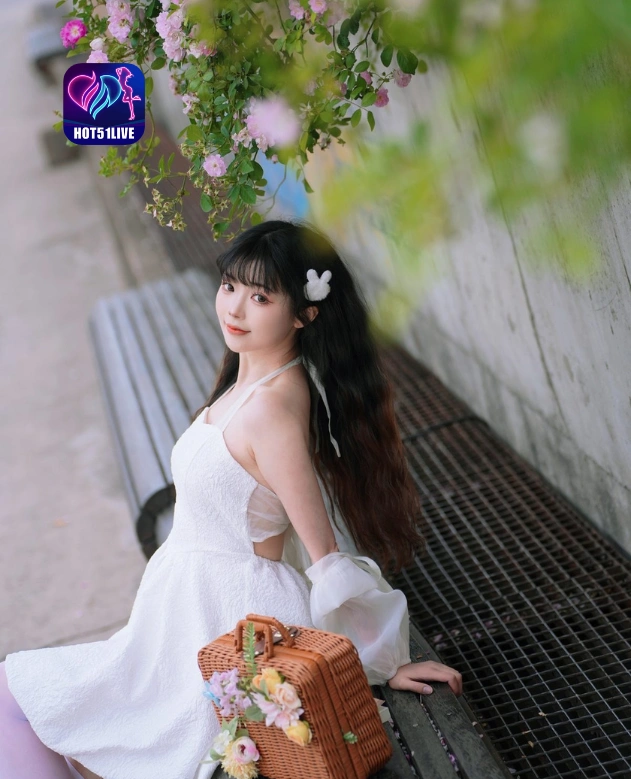 Dwi Dewi Larasati HOT51LIVE