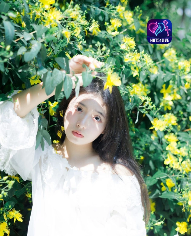 Fanya Dewi Larasat HOT51LIVE