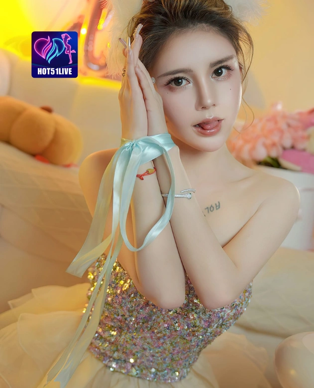 Farah Dewi Puspita HOT51LIVE