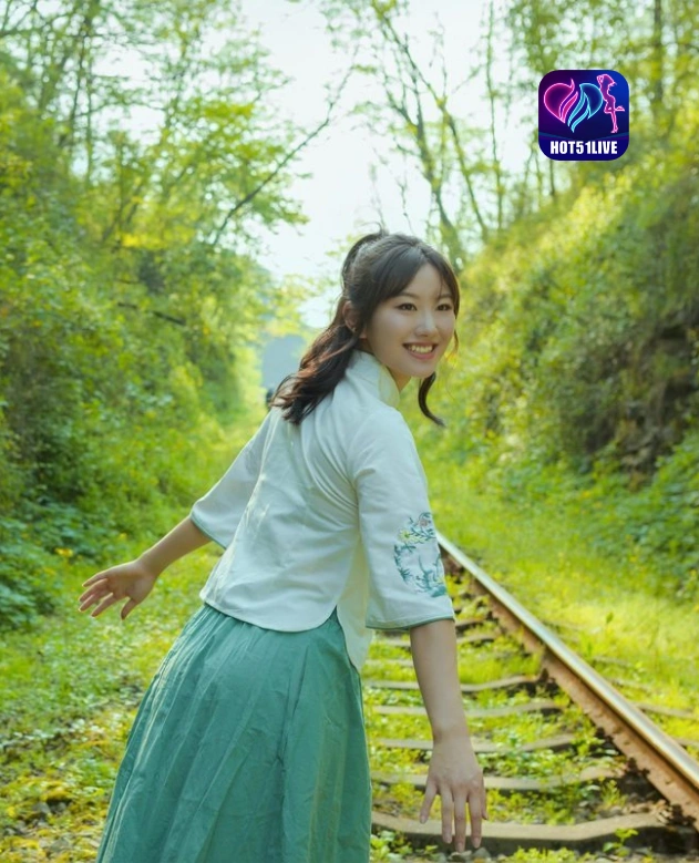 Farah Maharani Puspita HOT51LIVE