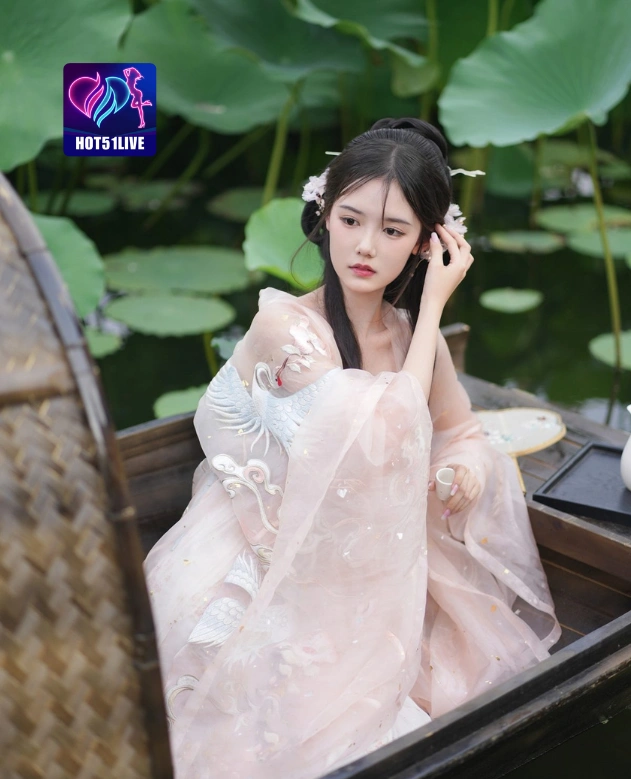 Gabriela Dewi Puspita HOT51LIVE