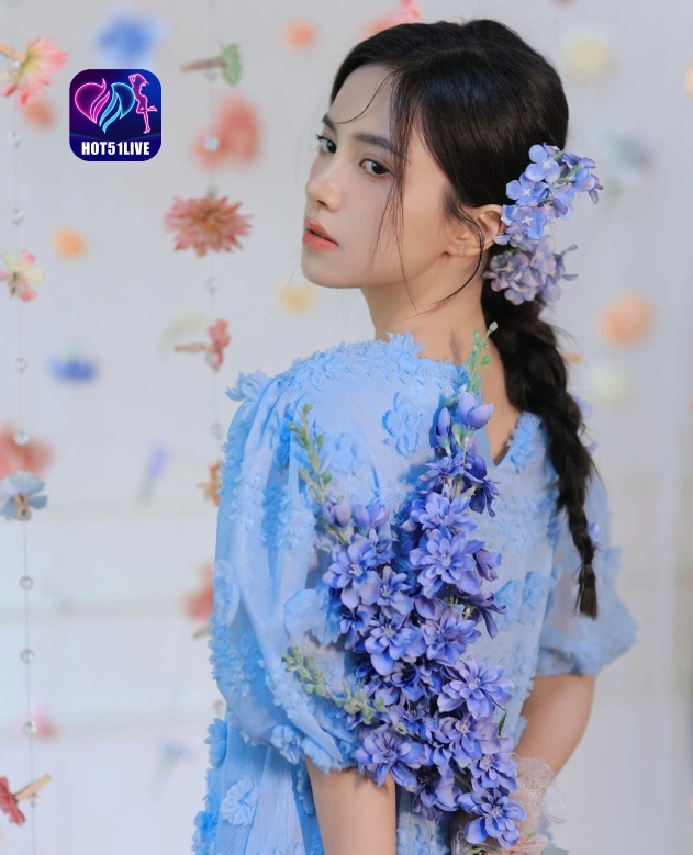 Ratna Putri Larasati HOT51LIVE