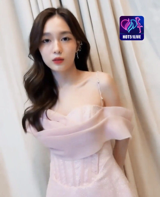 Adelina Peterson HOT51LIVE