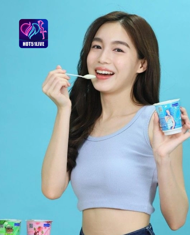 Adelle Lewis HOT51LIVE