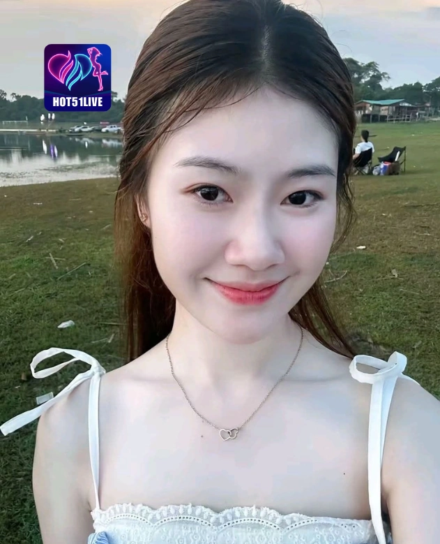 Arum Patrizi HOT51LIVE