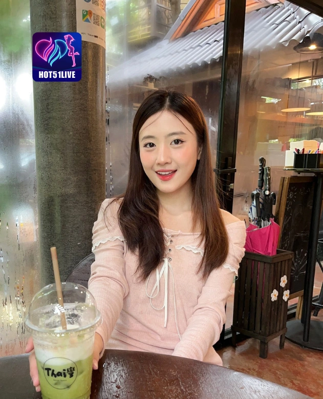 Arum Patrizi HOT51LIVE