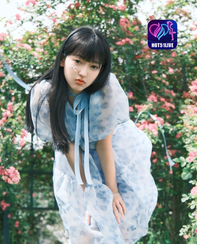 Aurora Thompson HOT51LIVE