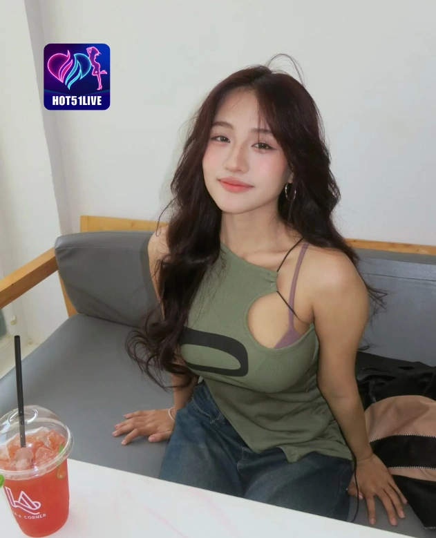 Della Maharani HOT51LIVE