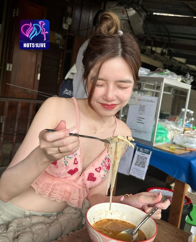 Ivana Kartika HOT51LIVE