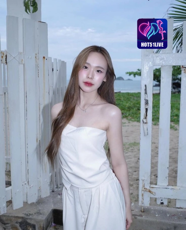 Sarah Bennett HOT51LIVE