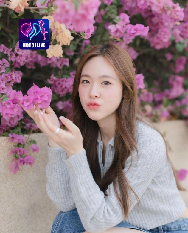 Simone Lewis HOT51LIVE