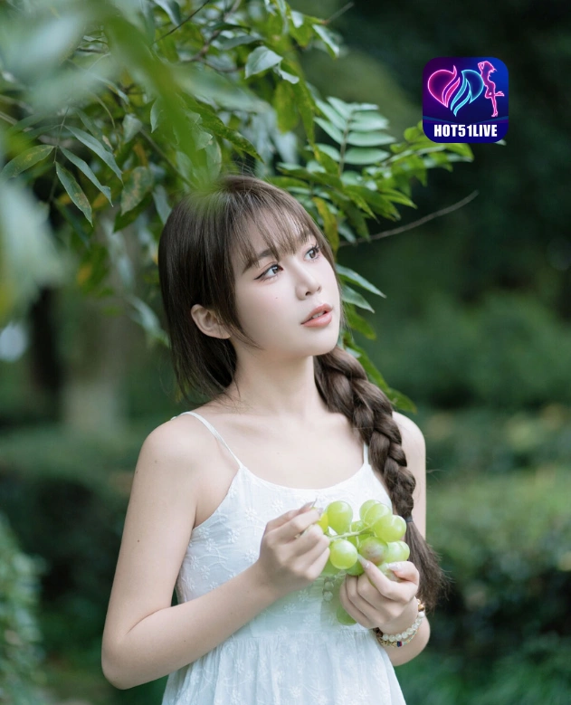 Sloane Cooper HOT51LIVE