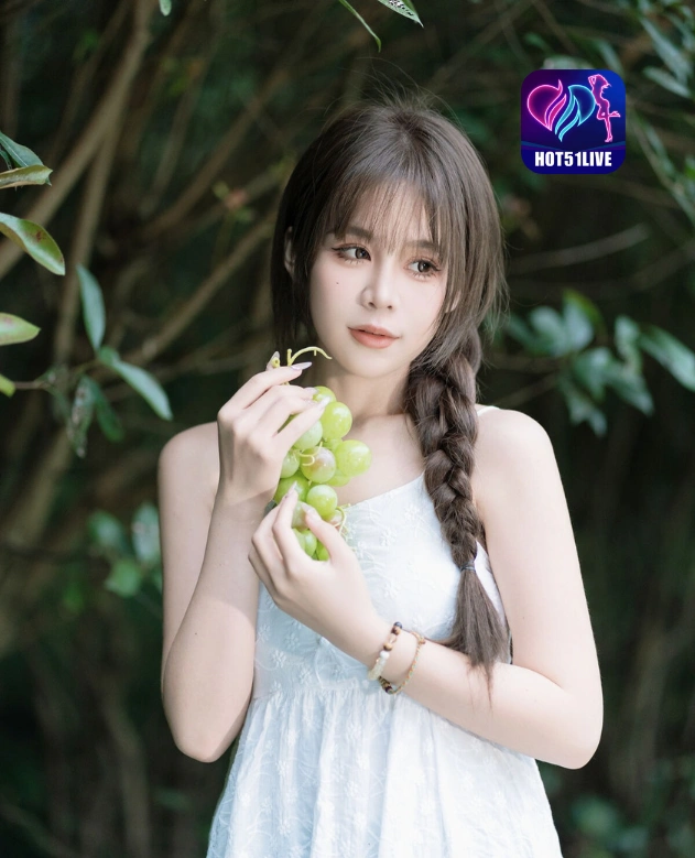 Sloane Cooper HOT51LIVE 