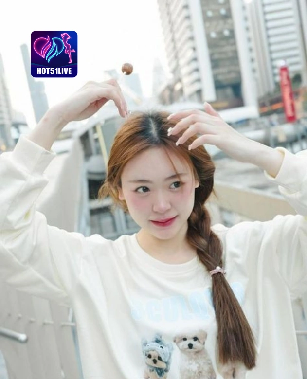 Vania Oktaviani HOT51LIVE