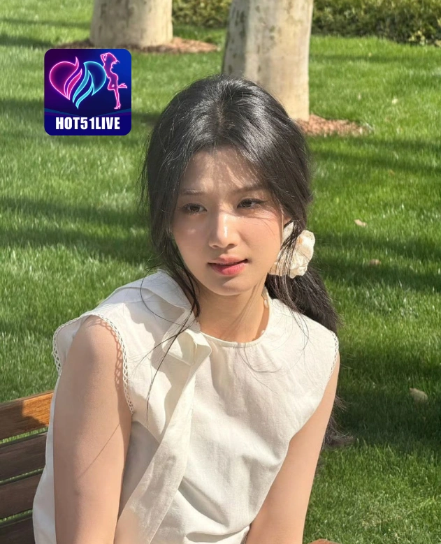 Amy Douglas HOT51LIVE