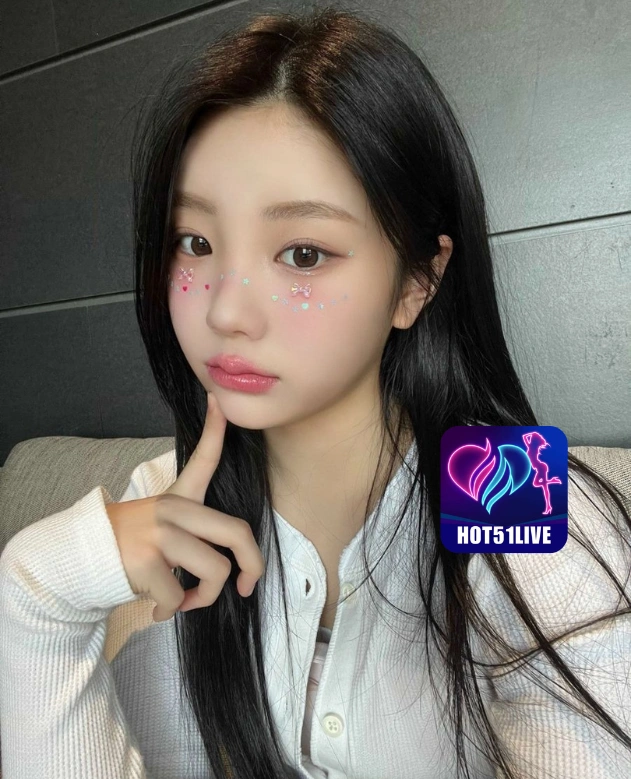 Cahya Prameswari H0T51LIVE