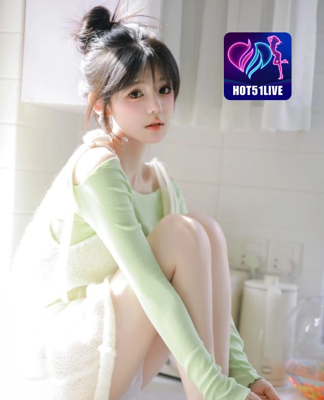 Courtney Graham HOT51LIVE