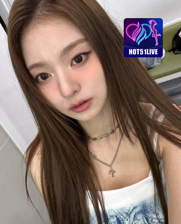 Courtney Greene HOT51LIVE