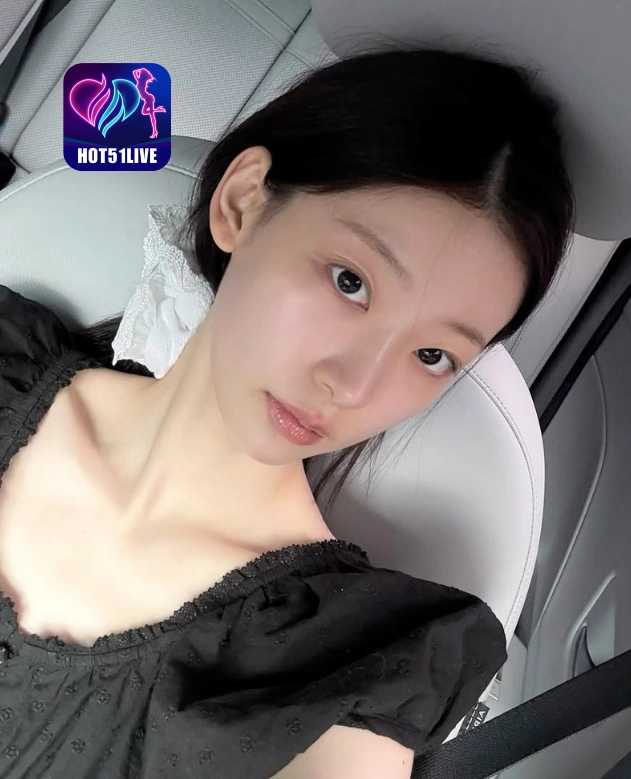 Fan Oktaviani HOT51LIVE