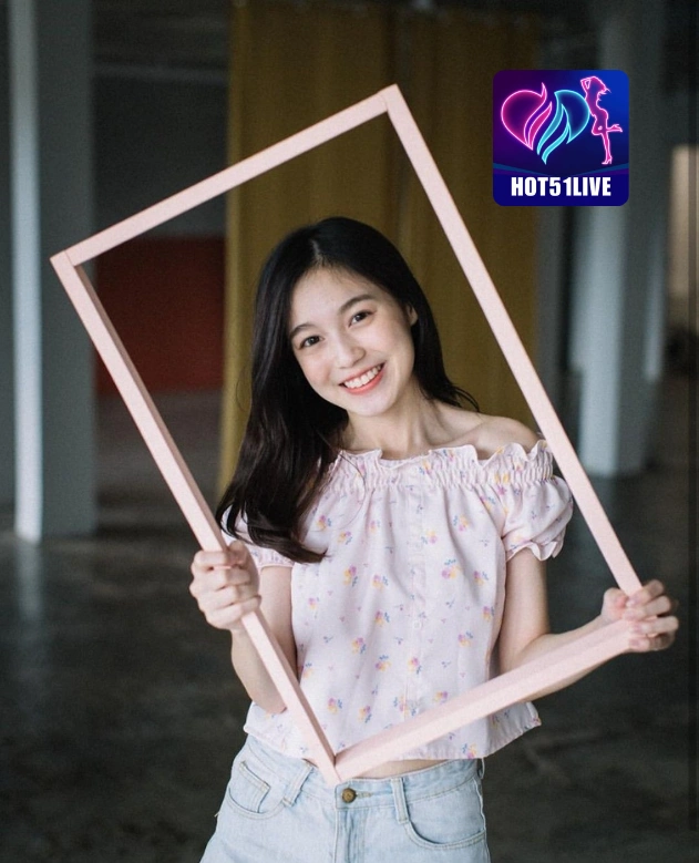 Georgia Atkins HOT51LIVE